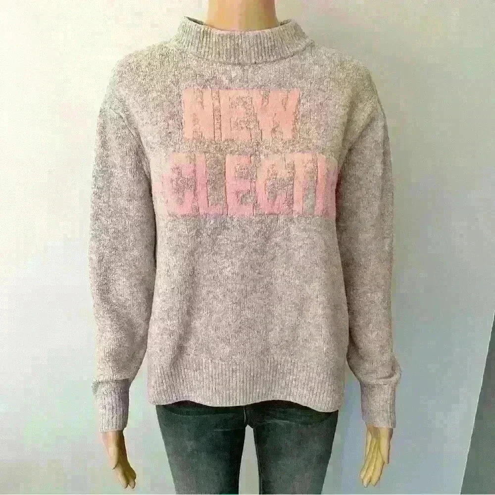 Oversized pastel purple sweater/jumper H&M.  New Eclectic on the front. XS